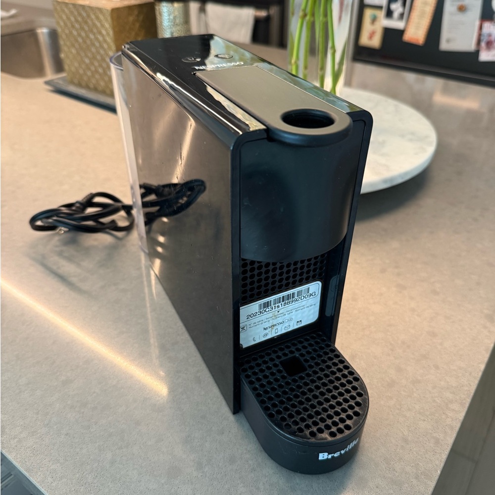 Nespresso x Breville - Essenza Mini Black Espresso Coffee Machine